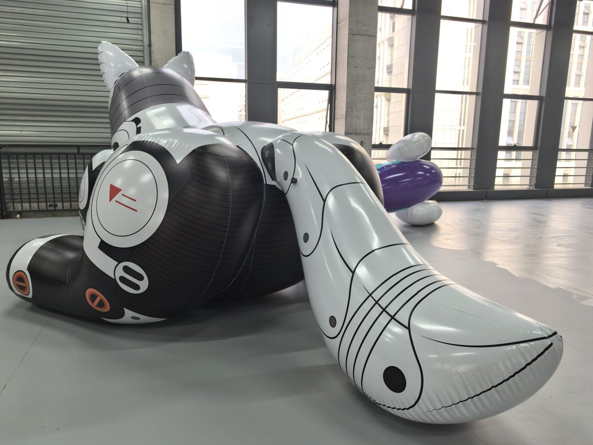 😃😃😃Bright six-meter-long mechanical wolf