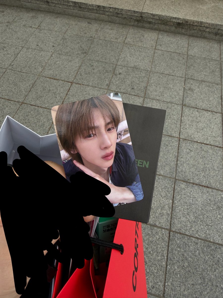 투투투투투 tweet media