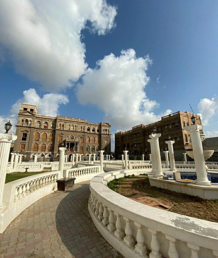 Pulse967's tweet photo. قصر السلطان العبدلي  محافظة لحج اليمن 1347هجري 🇾🇪. https://t.co/z3txRPztsN