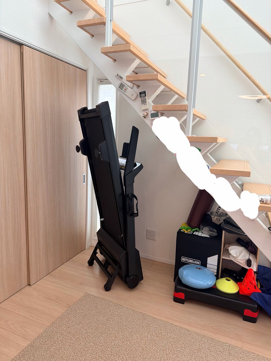 KJAKITV's tweet image. ルームランナー到着😆
adidasの見つけて、即決！！
リビングトレーニングルーム完成😄
さぁ痩せつつ、筋肉つけるぜ✨
#筋トレ　#ルームランナー　#adidas