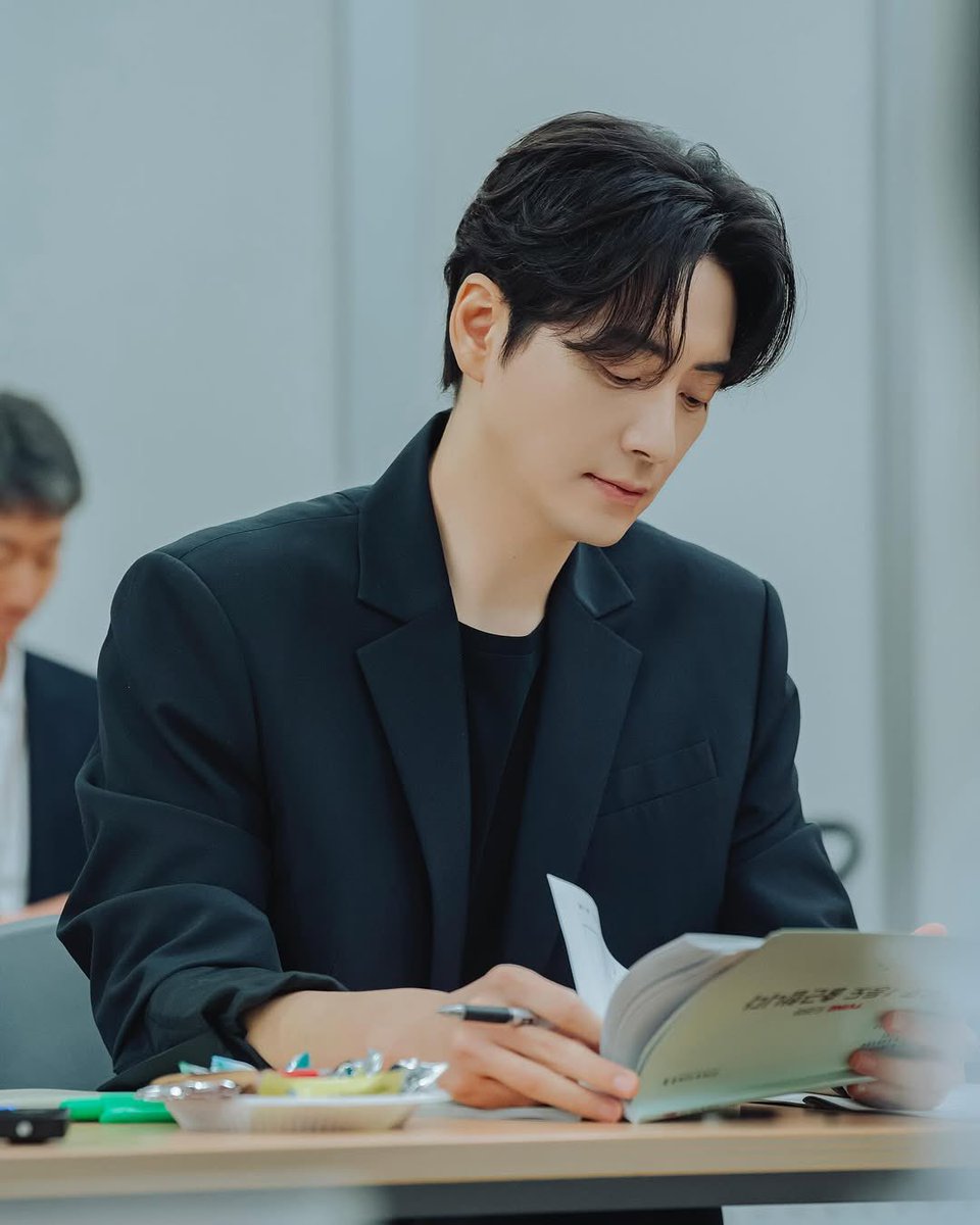 늘 tweet media