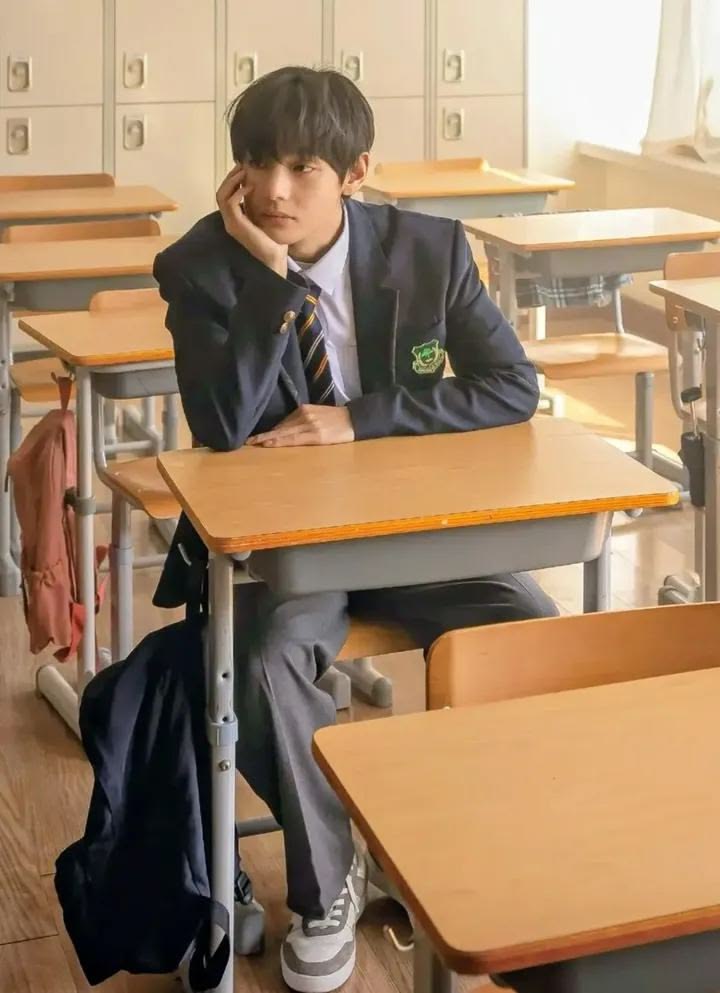 𝐭𝐡𝐯 tweet media