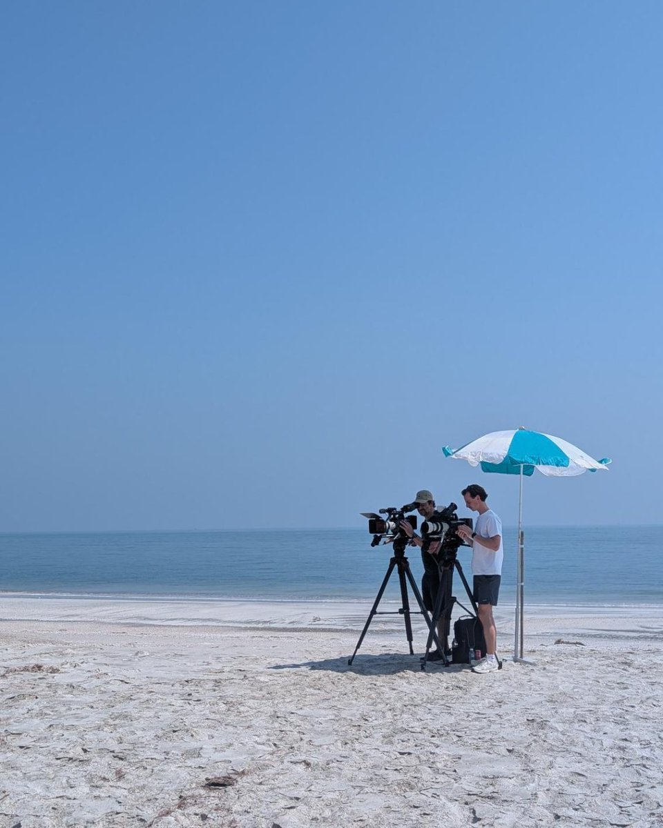 _gravitymedia's tweet image. 👀👉 Will their relationships hold up? Watch the series airing today on Streamz, and for now take a look behind-the-scenes with our crew.  

#CaptureCraftCreate #ForceOfGravityMedia #ENG #Entertainment