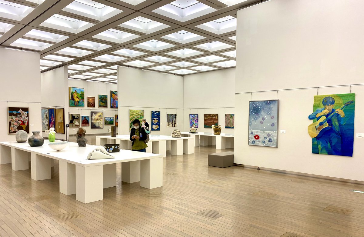 #国立新美術館
#第１１２回光風会展
#工芸
４月２７日(月)まで開催中！
新緑の爽やかな乃木坂。
お立ち寄りいただけると幸いです。