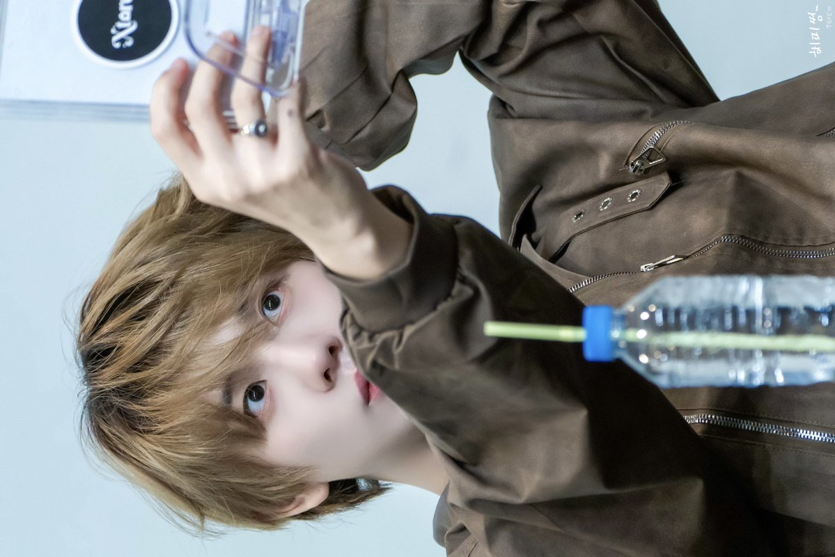 our_happy_scene's tweet image. 260418

    (՞ . .՞)੭🪞”

#XODIAC
#SING #씽
#麥駿昇 #シン
#소디엑
#씽유사진