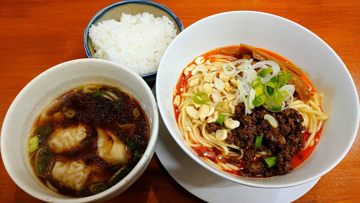 汁なし担担麺ワンタンスープ付き(950円+300円)＋ごはん小(50円)＠ラーメンつぐみ。大津市。胡麻等の旨甘に山椒花椒系の痺辛が覆い立体的な味わい！純粋にタレが秀逸！棣鄂製のムチムチ麺が見事に絡む！メンマや搾菜も絶妙な具材！生姜醤油のワンタンスープにライスダイブで締めて大満足！超絶美味い☆