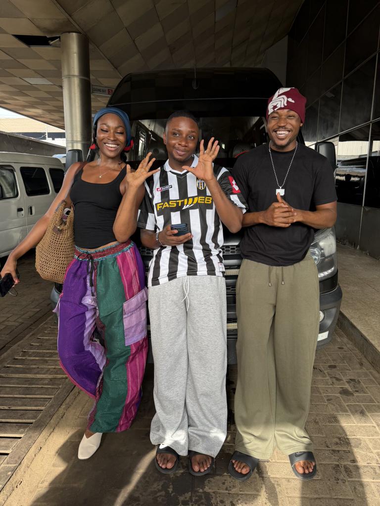 E get the way this abazz settings take dey 🤔 he looks gayish