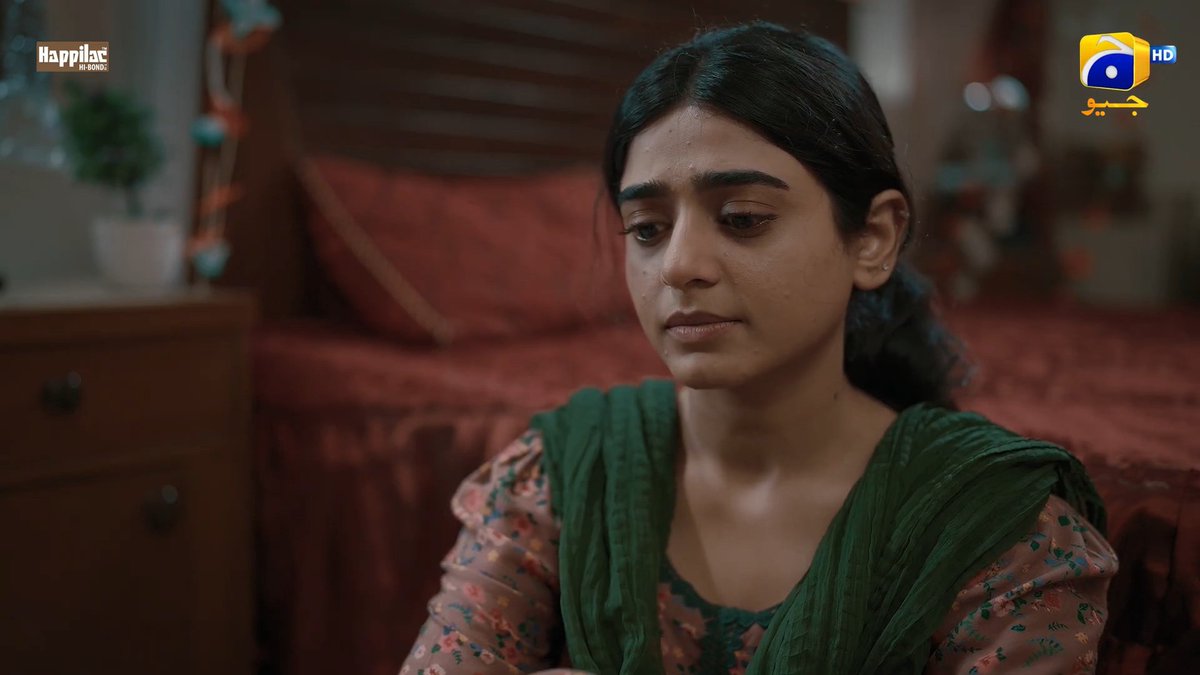 Between #TanManNeeloNeel and #AikAurPakeezah, Sehar is shaping up to be one of the most versatile &amp; intelligent actors in Pak right now. Not everyone possesses the ability to shed all vanity to play such gritty roles. I think she's the Yumna/Sajal of her generation 

#SeharKhan
