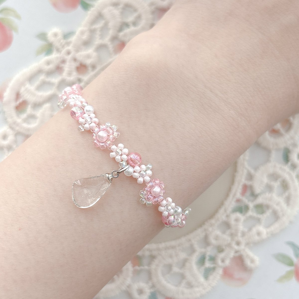 n_a_m_u_76's tweet image. seaglass × peach🍑🫧

pink🩷×green💚

#Namu #handmade #beads #seaglass #ハンドメイド #ハンドメイドアクセサリー #シーグラス #韓国アクセサリー #フラワービーズ #桃 #peach