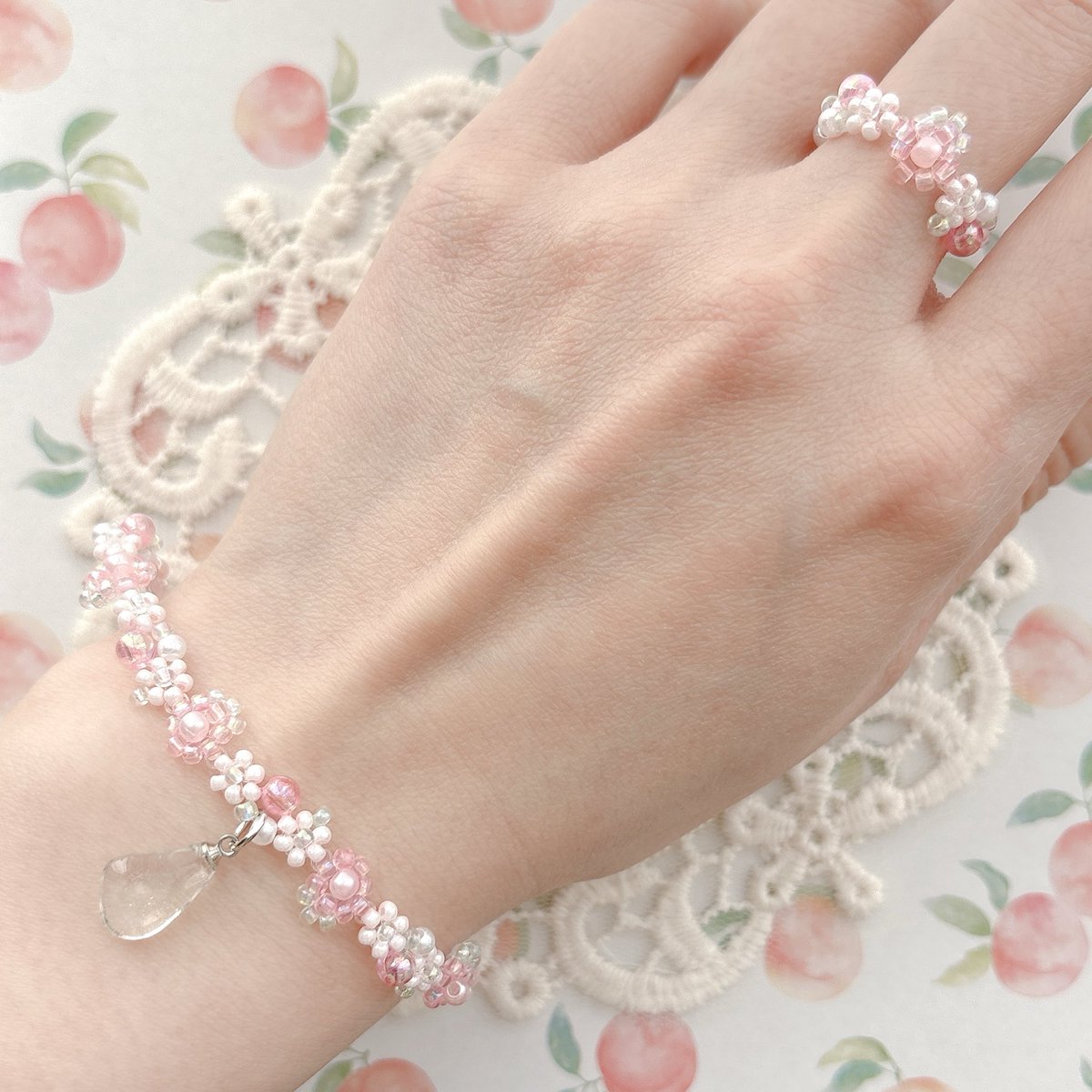 n_a_m_u_76's tweet image. seaglass × peach🍑🫧

pink🩷×green💚

#Namu #handmade #beads #seaglass #ハンドメイド #ハンドメイドアクセサリー #シーグラス #韓国アクセサリー #フラワービーズ #桃 #peach