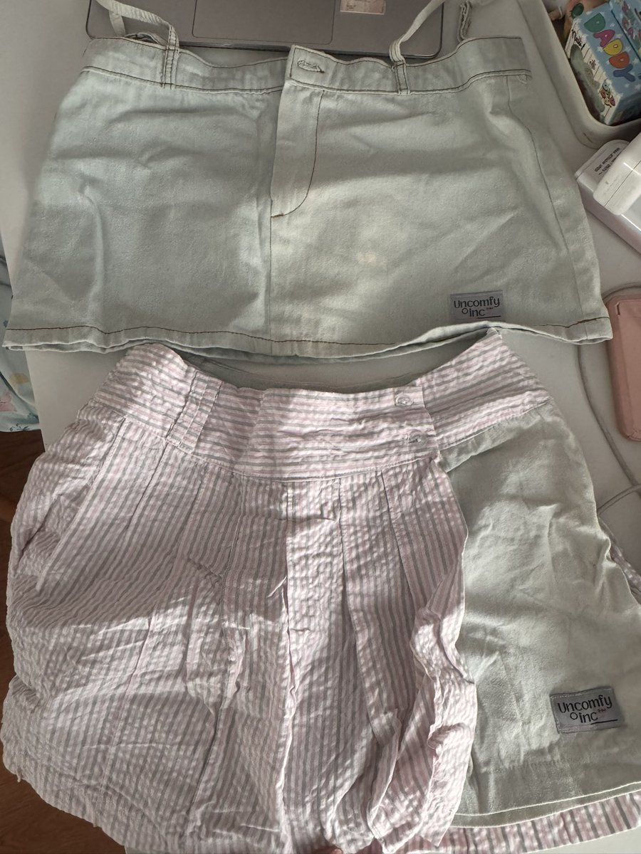 ladyandthemeow's tweet photo. Uncomfy ชุดเซ็ท
💵250
เสื้อ 100
กระโปรง 150 https://t.co/uy95QBFrmt