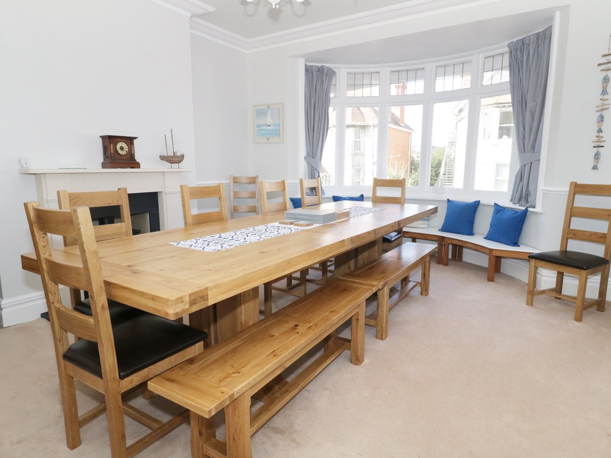 scateringcouk's tweet image. 20 Ulwell Road, a 7-bed retreat in Swanage sleeping up to 14 people.

🐾 Dog friendly
📍 Swanage, Dorset

selfcatering.co.uk/england/dorset…

#Swanage #Dorset #DogFriendly #HolidayCottage #SelfCatering