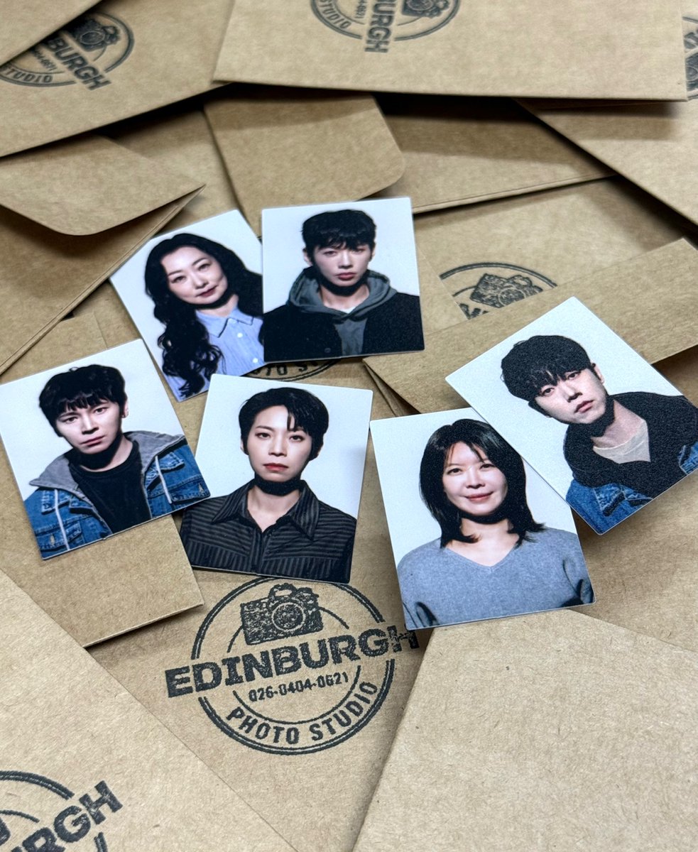 #연극열전10 #마우스피스

증명사진 실물 공개📷

📍증정 기간: 4/21(화) ~ 4/26(일)

V 이벤트 기간 동안 유료 예매자 분들께 당일 캐스트의 증명사진 1세트를 증정합니다.

-
26.4.4. - 6.21.
예스24아트원 2관