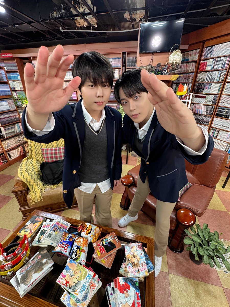 노래방 옆 만화방 tweet media