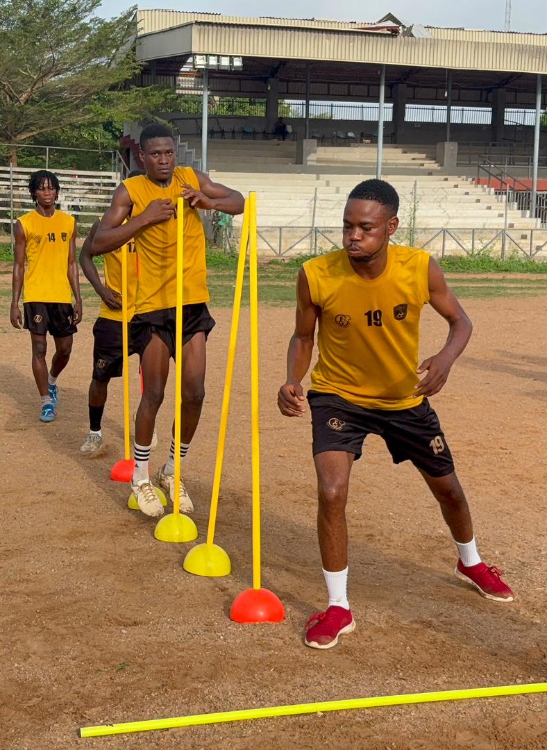 GoldFc001's tweet image. Gold FC back training after recovery. Sharp session, all players fit, full focus on next game.  

#GoldFC #BackToWork