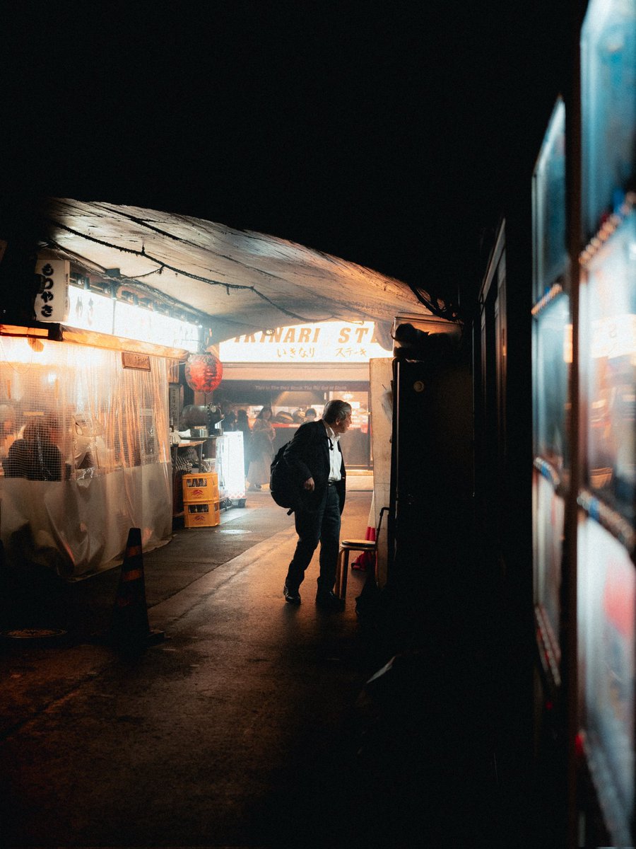 adrian_cw's tweet image. 有楽町
#tokyo 
#sonyalpha 
#streetphotography 
#madewithlightroom