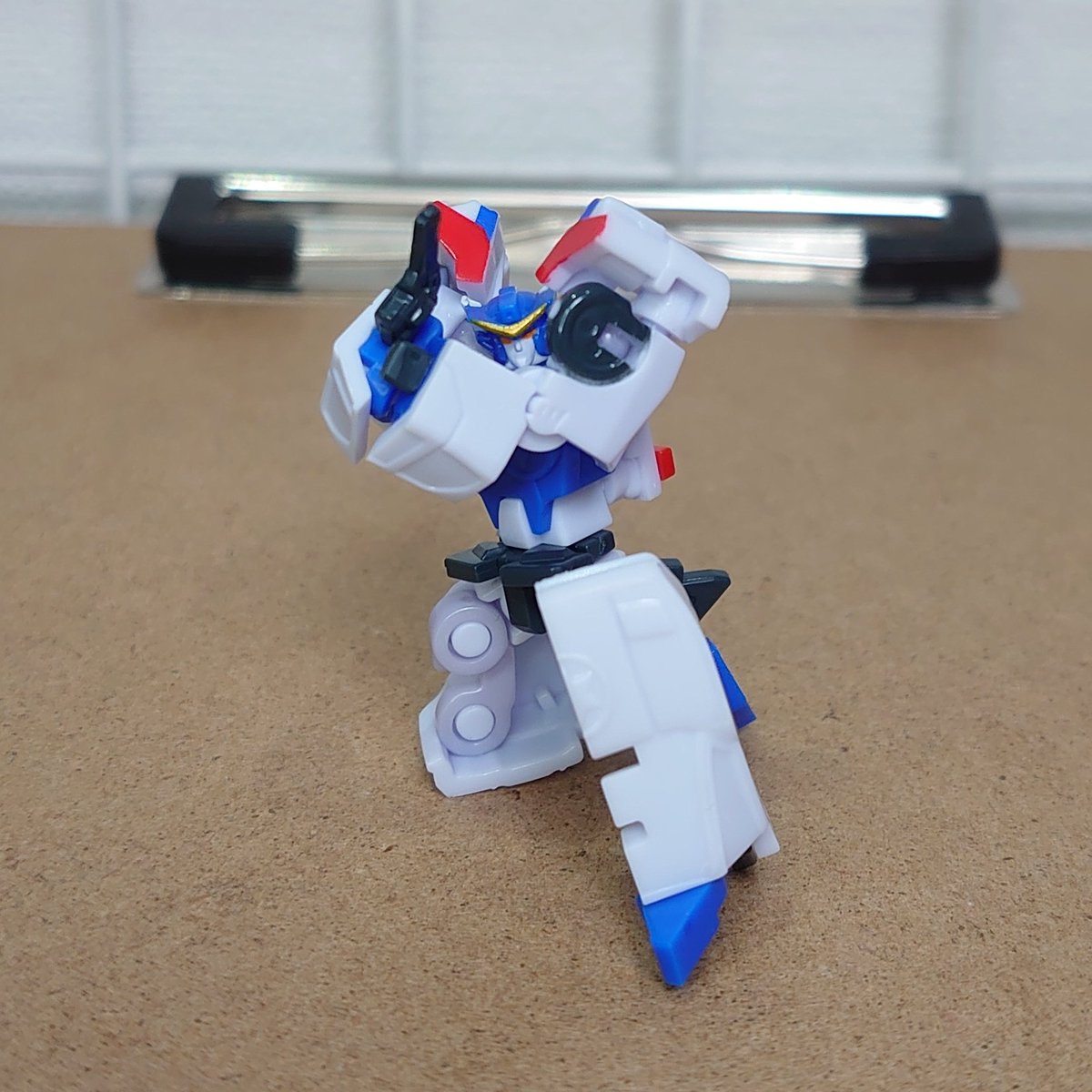 kittycherry01w1's tweet image. ダ・ガーンは前回のドランよりもちっちゃいのにビークル•ロボ両形態とも破綻無く凄い。
ロボ形態は可動範囲も凄い。
気になるのはつま先の向きくらい。
＃SMP ＃ダ・ガーンX