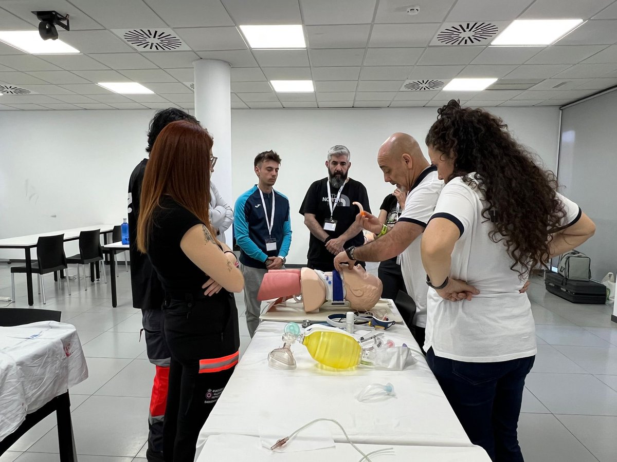 ITLS_Spain's tweet photo. Fase presencial del curso @ITLS @SEMES_ para técnicos en emergencias sanitarias celebrado el 18 y 19 de abril en @XtartFP #ArgandaDelRey con la participación de 22 profesionales interesados en seguir aprendiendo!
#MejorandoLaAtencionAlTraumaGrave #ITLSBasico #TES #TESVisible https://t.co/AkGPq9XzC6