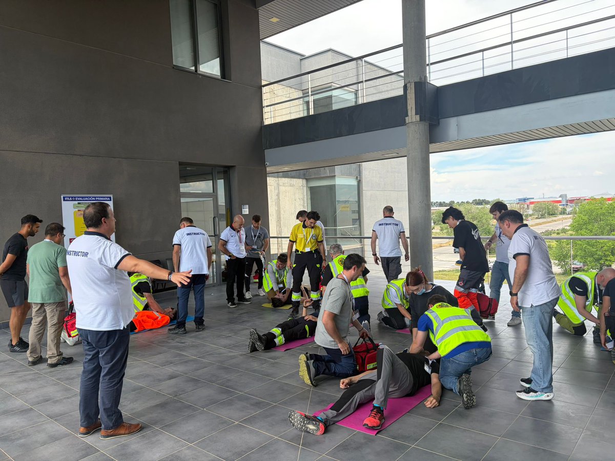ITLS_Spain's tweet photo. Fase presencial del curso @ITLS @SEMES_ para técnicos en emergencias sanitarias celebrado el 18 y 19 de abril en @XtartFP #ArgandaDelRey con la participación de 22 profesionales interesados en seguir aprendiendo!
#MejorandoLaAtencionAlTraumaGrave #ITLSBasico #TES #TESVisible https://t.co/AkGPq9XzC6
