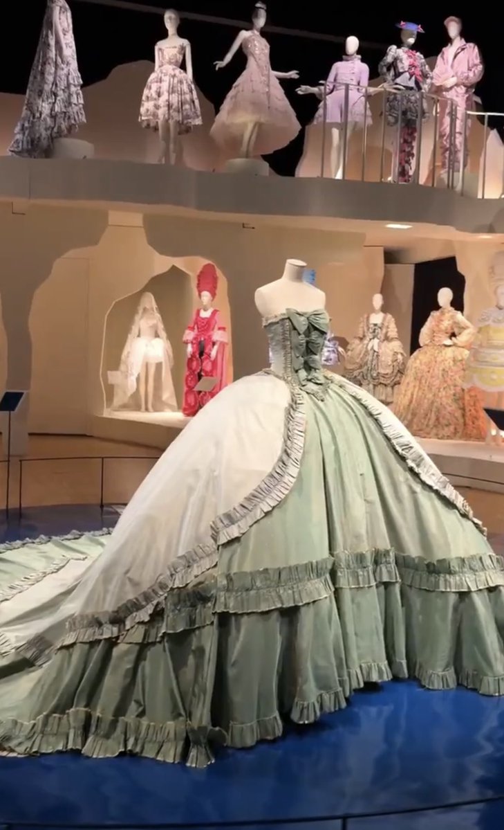 ラテルネ Laterne tweet media