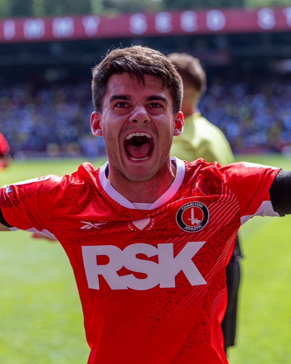 CAFCofficial's tweet image. Happy birthday, Rob Apter! 🥳

#cafc