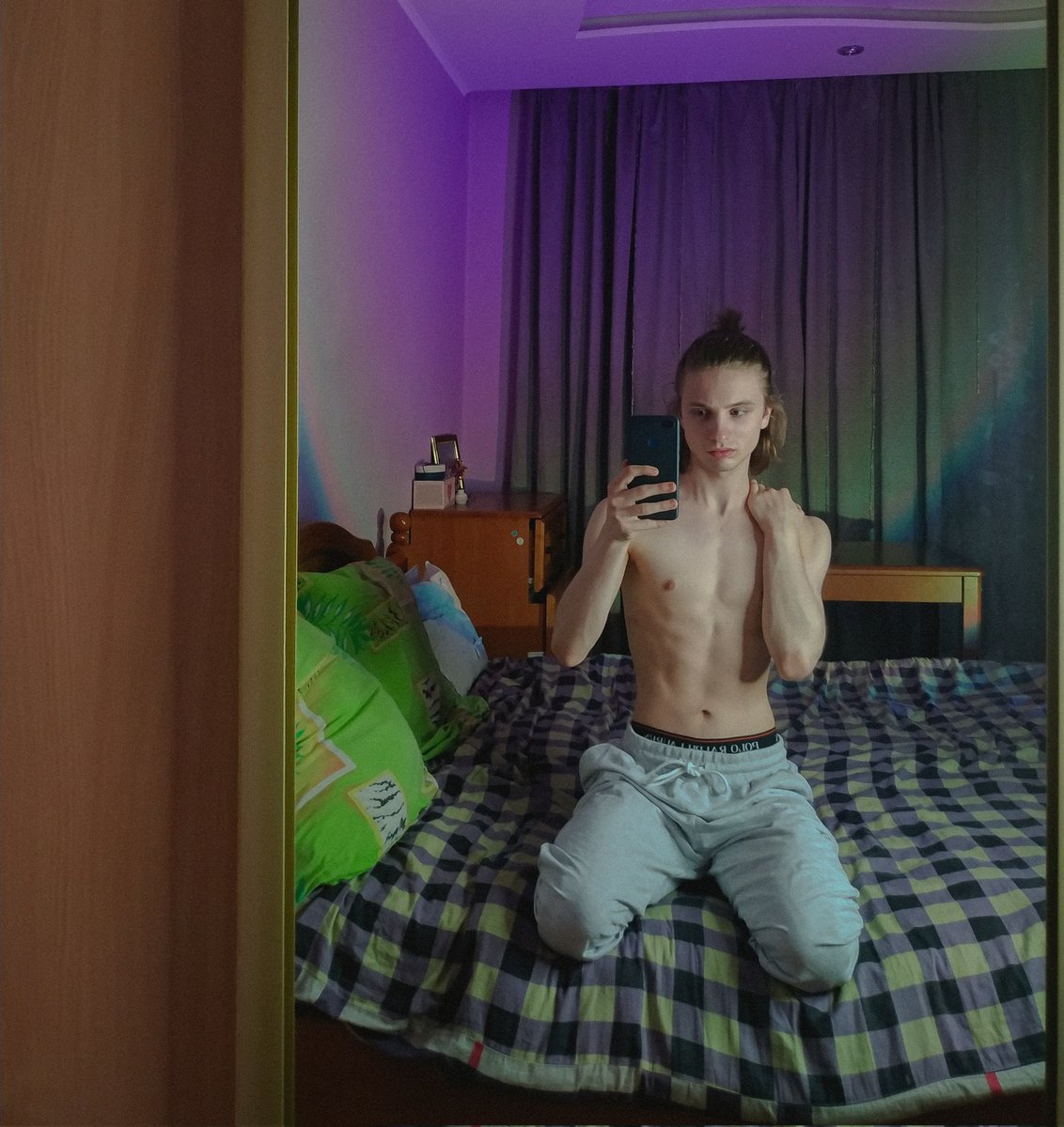 Daniel Bond tweet media