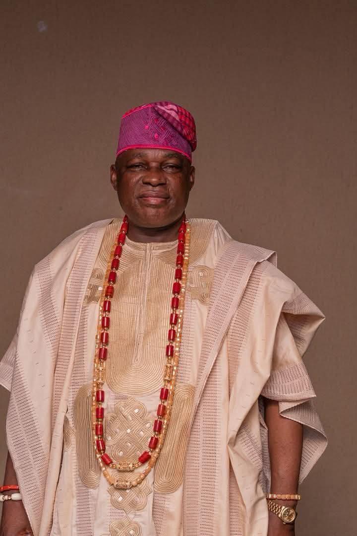 AjitenaB's tweet photo. Breaking News;

Senate Deputy Minority Leader of the Senate, Senator Lere Oyewumi @LereOyewumi has been picked as the Director General of the campaign council of Governor Adeleke @AAdeleke_01 reelection while the state Commissioner for Information and Public Enlightenment, Hon. Kolapo Alimi is the Deputy Director General.

The spokesperson of the campaign council is Barrister Pelumi Olajengbesi.

Details later…..