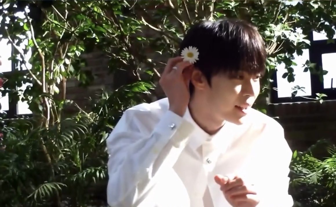 dyy_201's tweet image. #도영이와_피워낸_새봄의_2주년
#SoloistDOYOUNG2Years