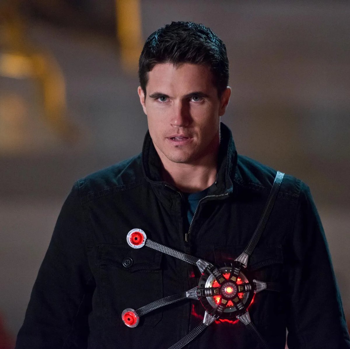 beemattward's tweet image. Wishing a very happy birthday to @RobbieAmell! 🥳 #TheFlash #UploadOnPrime