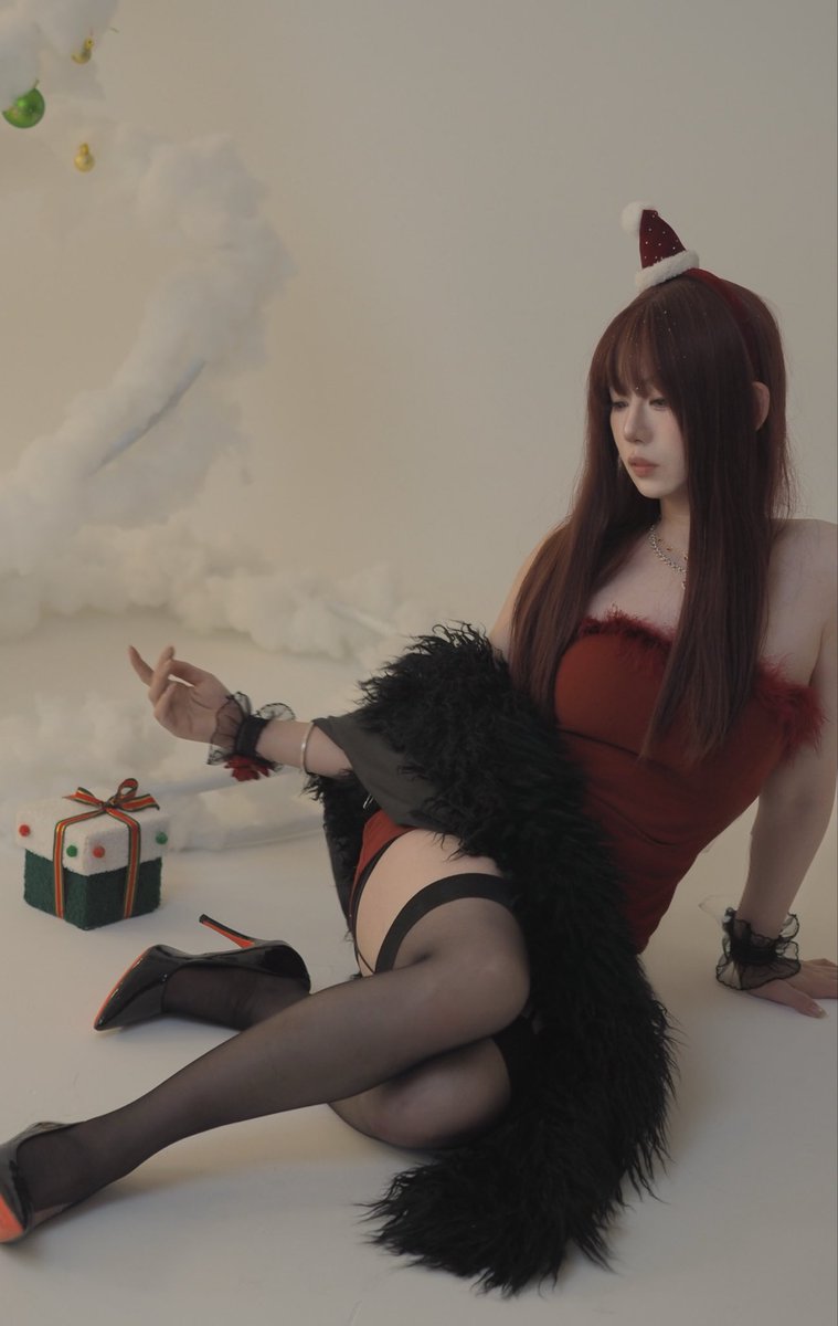 Daracdts's tweet photo. 黑丝红底高跟，谁在爱？
스타킹 하이힐  좋아? 
＃cd #男娘 ＃伪娘 ＃药娘 ＃ts #crossdress  #sm #直男 ＃上海 ＃dom #女王 ＃四爱 ＃一爱 https://t.co/R8bj6D3dme