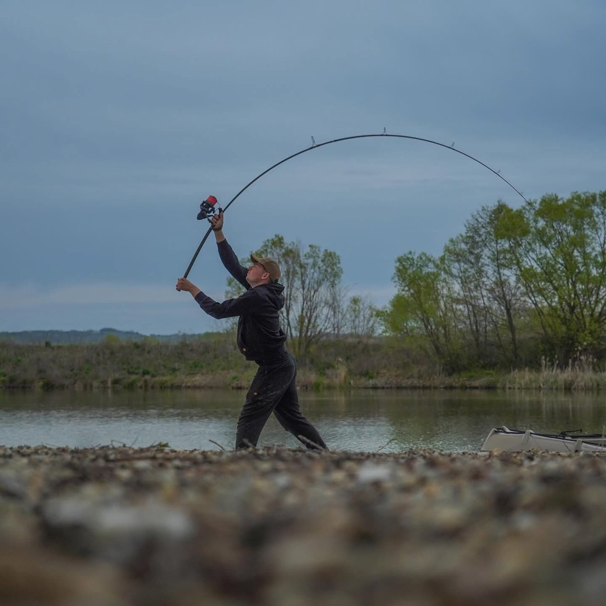 omcfishinglife's tweet photo. Fly With Black Pearl 🖤🎣
https://t.co/bnSMYiPSDv
Looks the part 🤩, hits hard 💪
Add an Arra 🎯 lead and launch it 🌙
Bundle up and save 🖤🔥
#carpfishing #onemorecast #casting #fishing #fishingrods https://t.co/TawuhywCqV