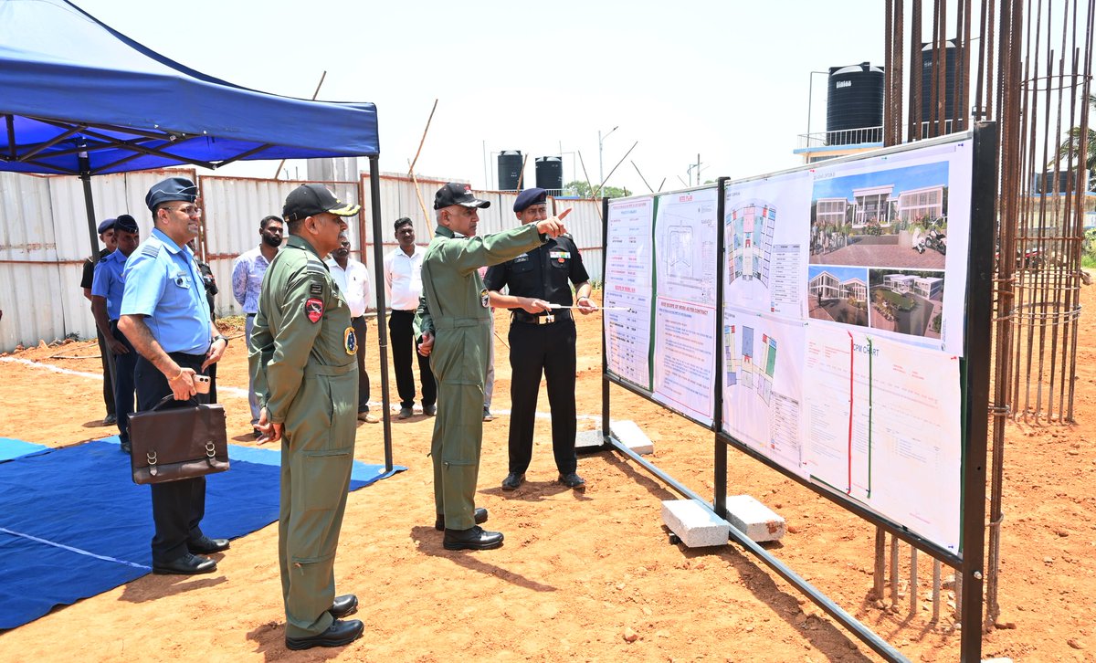 tracomiaf's tweet photo. Air Marshal S Shrinivas, AOC-in-C, #TrainingCommand, visited Air Force Station Yelahanka on 21 Apr 26, accompanied by Mrs Sunita Shrinivas, President AFFWA (Regional). A ceremonial Guard of Honour was presented to the Air Marshal, followed by an introduction to key personnel by the Air Officer Commanding, Air Cmde Sumit V Menon. 
Addressing #AirWarriors, DSC personnel and civilian staff, the Air Marshal emphasised the importance of upholding the highest standards of #professionalism, #discipline and #operational readiness. He also highlighted the need to remain physically and mentally agile.
During the visit, the Air Marshal toured the Flying Faculties, the #FullMotionSimulator and inspected various training and administrative facilities, followed by a windshield tour of the station.