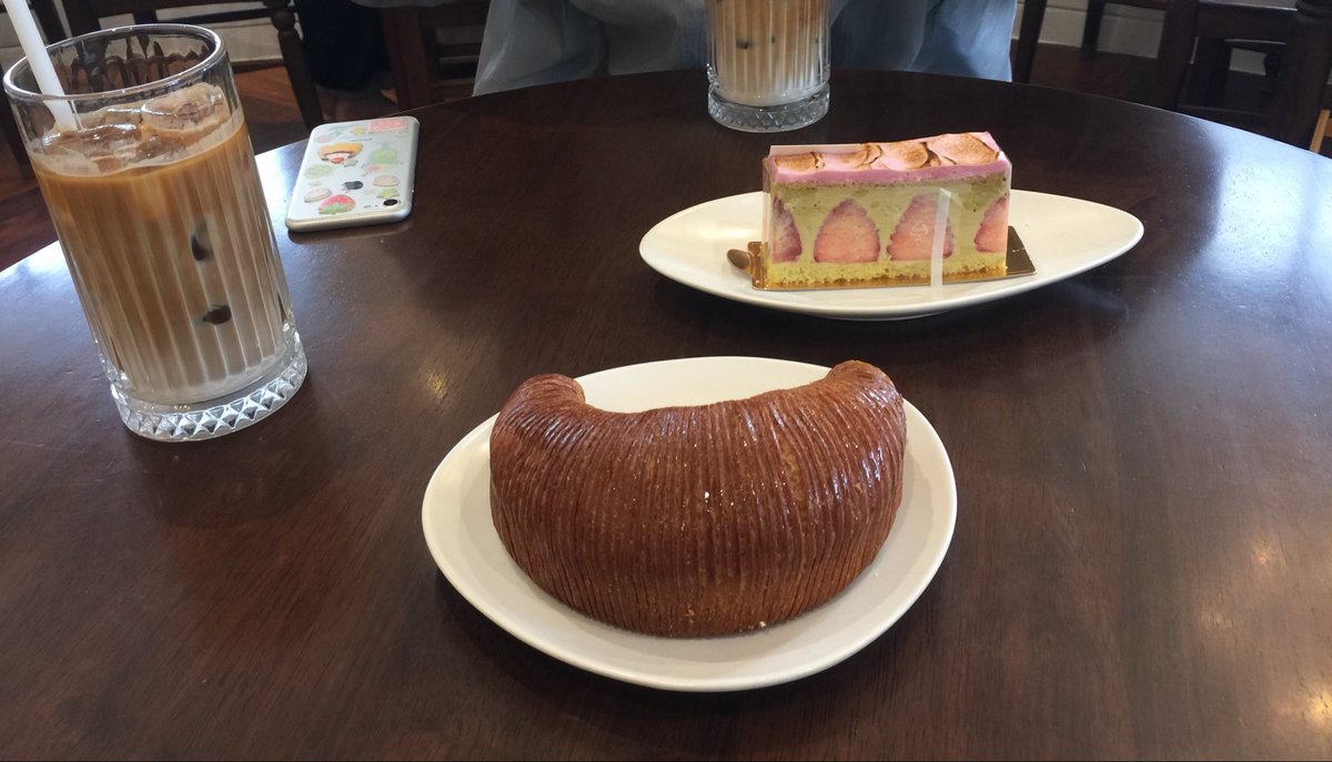 orange_forest's tweet photo. 평일 휴무 장점 하나
만겹크로와상을 여유 있게 즐길 수 있다 🥐 https://t.co/XdmiFCnhNO