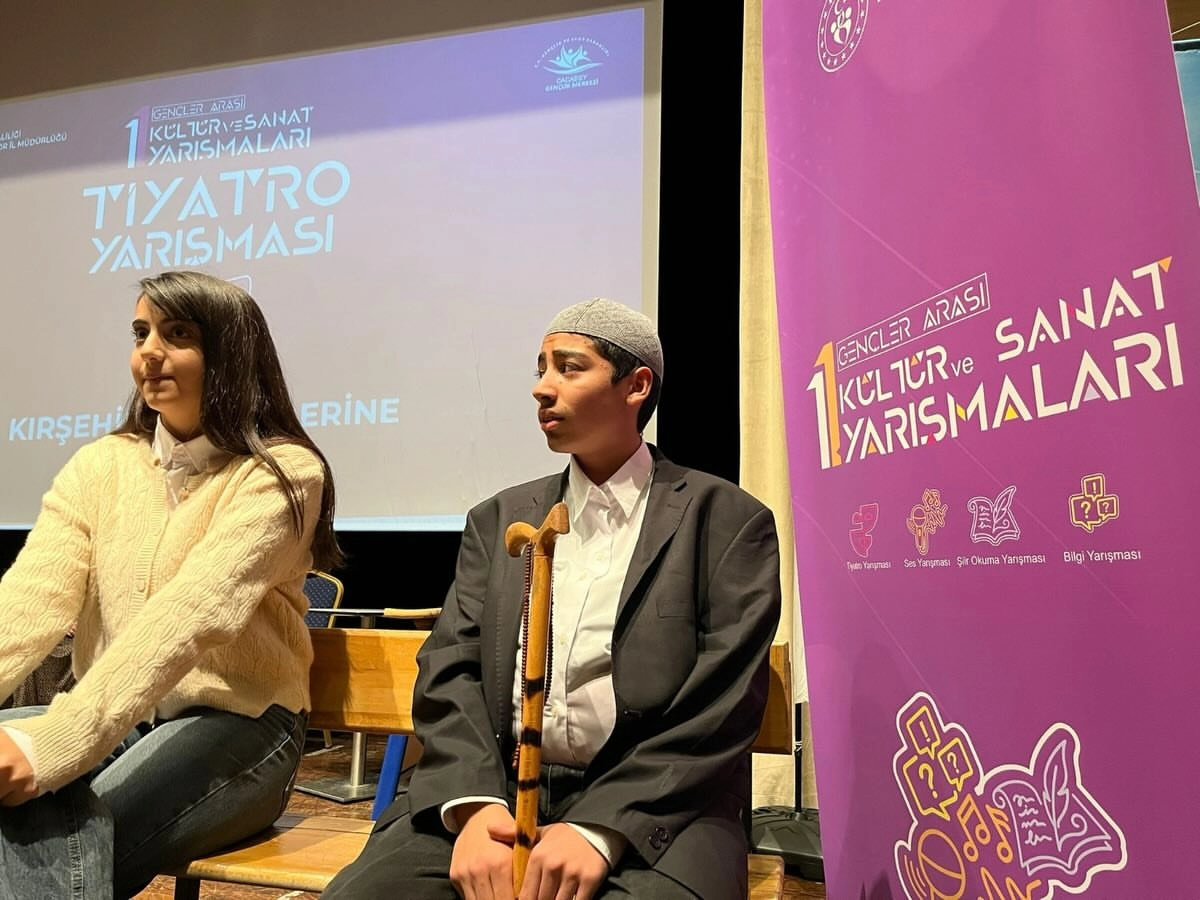 Kaman_GM's tweet photo. 11. Gençler Arası Kültür ve Sanat Yarışmaları İl Finalleri devam ediyor.🎙️💭🎭📜

Gençler Arası Kültür ve Sanat Yarışmaları bugün tiyatro yarışması ile devam etti. 
#anadolununruhukırşehir
#kırşehirinruhugençler

@gencliksporbak
@oa_bak https://t.co/zwoUNt09cc