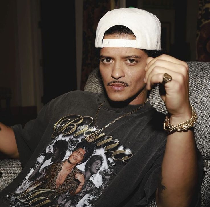 Pk_bts_land's tweet image. Fastest 2026 songs to reach 300 Million streams on Spotify:

#1. SWIM - 32 days (NEW) 
#2. I Just Might - 88 days