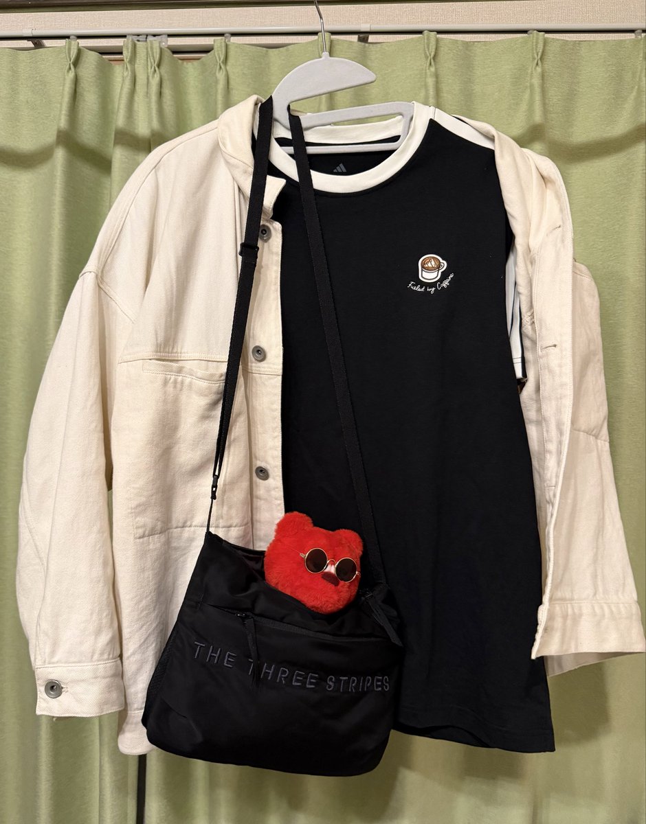 10mochi0521's tweet image. #adidas  
#アルバルク東京
#マイアディダス 
最近のお気に入りはこちら💁‍♀️
Tシャツの襟元とワンポイントのデザインが特にお気に入り🫶❤️
さりげなくコーヒーの中にadidasマークがあるの😍
昨シーズン購入したバッグは、ポケットが多くて使いやすい💡
いつもいっしょルーク🐻入れるのにもちょうど良い👍