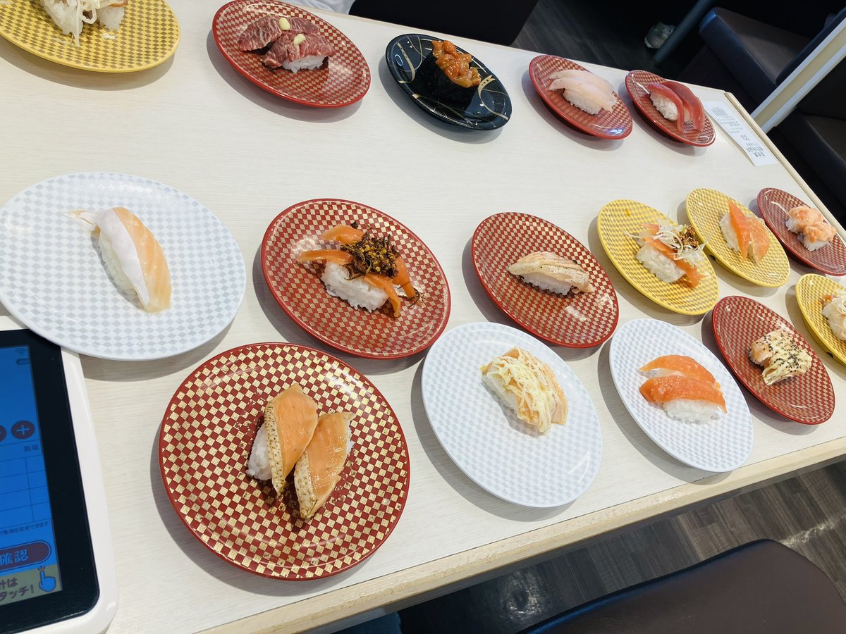 Ranka_did's tweet photo. 土曜日の朝昼兼用はお寿司🍣

からの…

@a_beans_coffee さんのコーヒー持ち帰りε=ヾ(*~▽~)ノ
久しぶりにチャイじゃなくて、コーヒーのイベントの時に初めて飲んだヘーゼルナッツカフェラテにしたよ(^^)
最近、社長さん？みないけどお元気かしら🤔 https://t.co/NWIEHn6Qqd