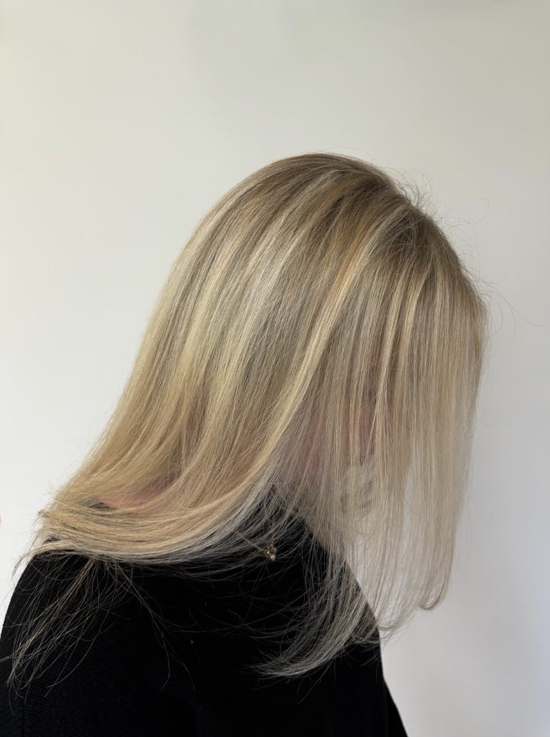 charlesifergan's tweet image. Color by Connor 🎨 Style by Ava ✨ Chicago energy at Charles Ifergan.  charlesifergan.com/online-booking/
#HairTransformation #ChicagoSalon #HairGoals