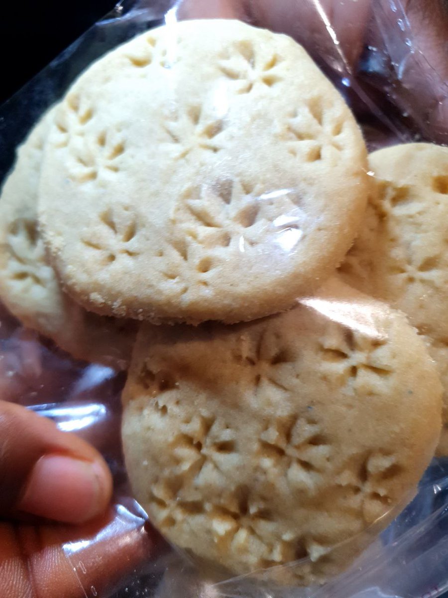 DbestDominio1's tweet image. Indulge in D-Best-Dominio Butter Cookies! Made with the finest ingredients, these rich, buttery cookies melt in your mouth. Perfect for sharing or enjoying solo. 

Order now by sending a DM to 09035012371

#DBestDominio #ButterCookies #OrderNow #CookieLovers #Deliciousness