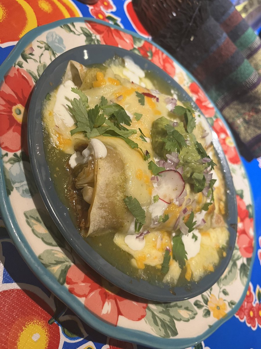 gurukunmask's tweet image. 那覇のメキシコ！
ボラーチョスさんにはじめて伺いました。
めっちゃくちゃ美味しかったしスタッフさんも同郷だったりで楽しい時間でした！！！
ポスターもありがとうございます！！ススムさんにも教えないと。

またくるー！！
#rd_pw
#ryukyudragonmemorial2026