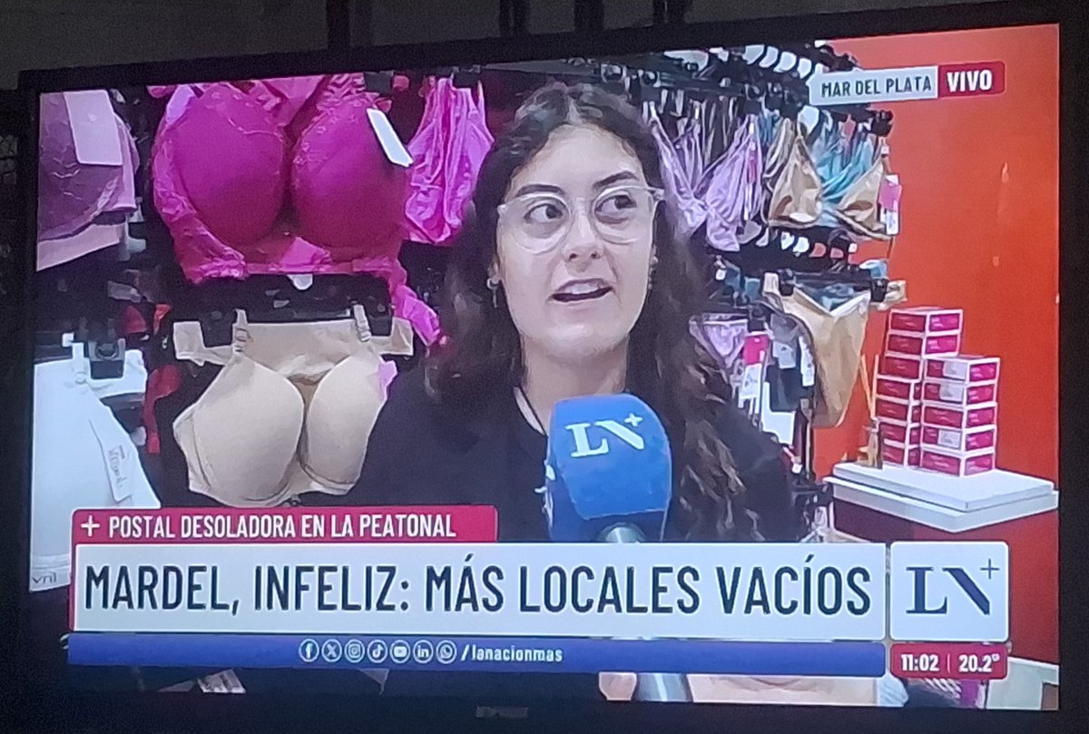 cesartirendi's tweet photo. "A fin de mes bajaron las ventas" "después de semana santa bajó el consumo" y la novedad cuál sería? Toda la vida fue así y tiene lógica. Post verano se trabaja bien feriados y vacaciones de invierno. La NO noticia para meter miedo. Son de cuarta. https://t.co/7HlqdWUEBP