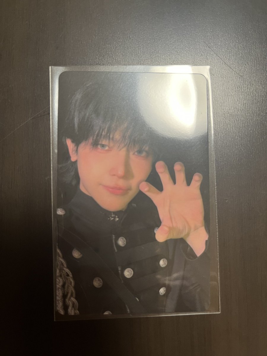 しおり tweet media