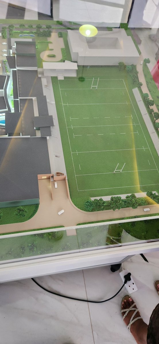 Realbeefactor's tweet image. Popped in at ZITF briefly and loved the Fair Grounds exhibition - showing the retail centre that will house a supermarket, conference centre and a sporting facility that will be built in Bulawayo soon. I love such development for our great city of Bulawayo. #Bulawayo