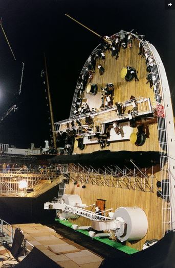 FilmsQuirky's tweet image. #BehindTheScenes 
#Titanic  (1997)
A seventeen-year-old aristocrat falls in love with a kind but poor artist aboard the luxurious, ill-fated R.M.S. Titanic.

The Titanic is ready to go down.