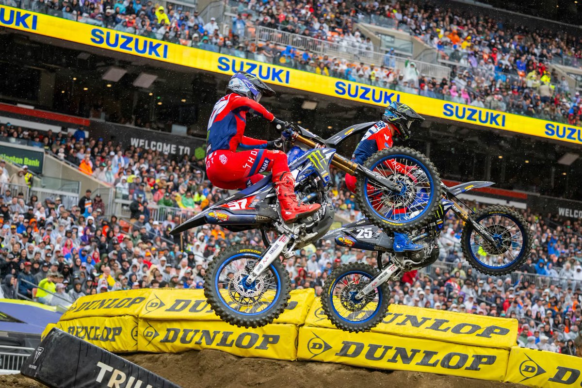 IronmanRaceway's tweet photo. 3 rounds of @supercrosslive to go 
￼
This championship is heating up 
￼
 Who will it be for the 250 East and 450 SX titles
￼
￼
 @align.with.us @supercrosslive @supermotocross #SMX #SupercrossLIVE https://t.co/PHkBEwyIfx