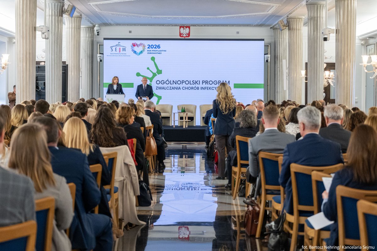 KancelariaSejmu's tweet photo. ☝️W Sejmie odbyła się debata dotycząca profilaktyki zdrowotnej, współorganizowana przez wicemarszałek Sejmu Monikę Wielichowską. Spotkanie zgromadziło przedstawicieli parlamentu, w tym sejmowej i senackiej komisji zdrowia, a także administracji rządowej, środowiska medycznego, instytucji zdrowia publicznego, stacji sanitarno-epidemiologicznych, samorządów oraz mediów. Konferencja była okazją do podsumowania sezonu infekcyjnego 2025/2026, a także do dyskusji nad wyzwaniami i kierunkami rozwoju systemu szczepień w Polsce. Debata koncentrowała się na roli profilaktyki jako kluczowego elementu nowoczesnego systemu ochrony zdrowia.
https://t.co/1fNO4NLvY1