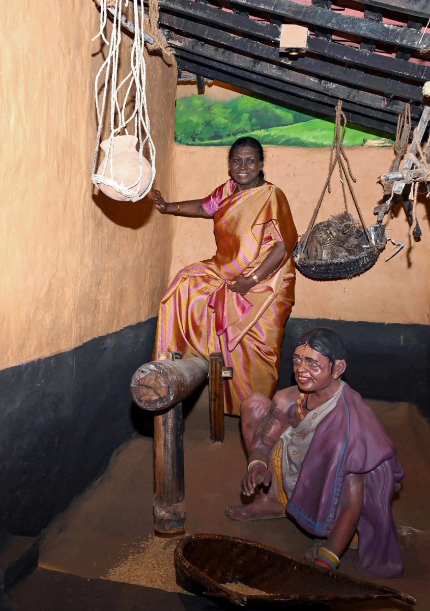 timesofindia's tweet image. #InPics | President #DroupadiMurmu inaugurates the Tribal Museum and Integrated Command and Control Centre, and launches the Nirmal Munda Parivesh Path in Rourkela, marking a significant boost to #cultural preservation and urban development.
