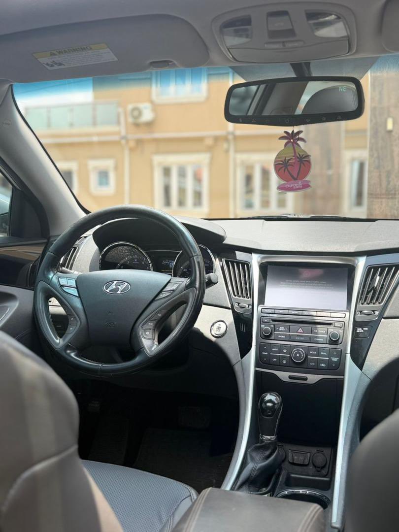 primeAutoDeals's tweet photo. 🇱🇷Foreign Used 2014 Hyundai Sonataa.  Panoramic roof, Thumbstart.  🏷️12M Ejigbo Lagos https://t.co/86W8n2B9Iy
