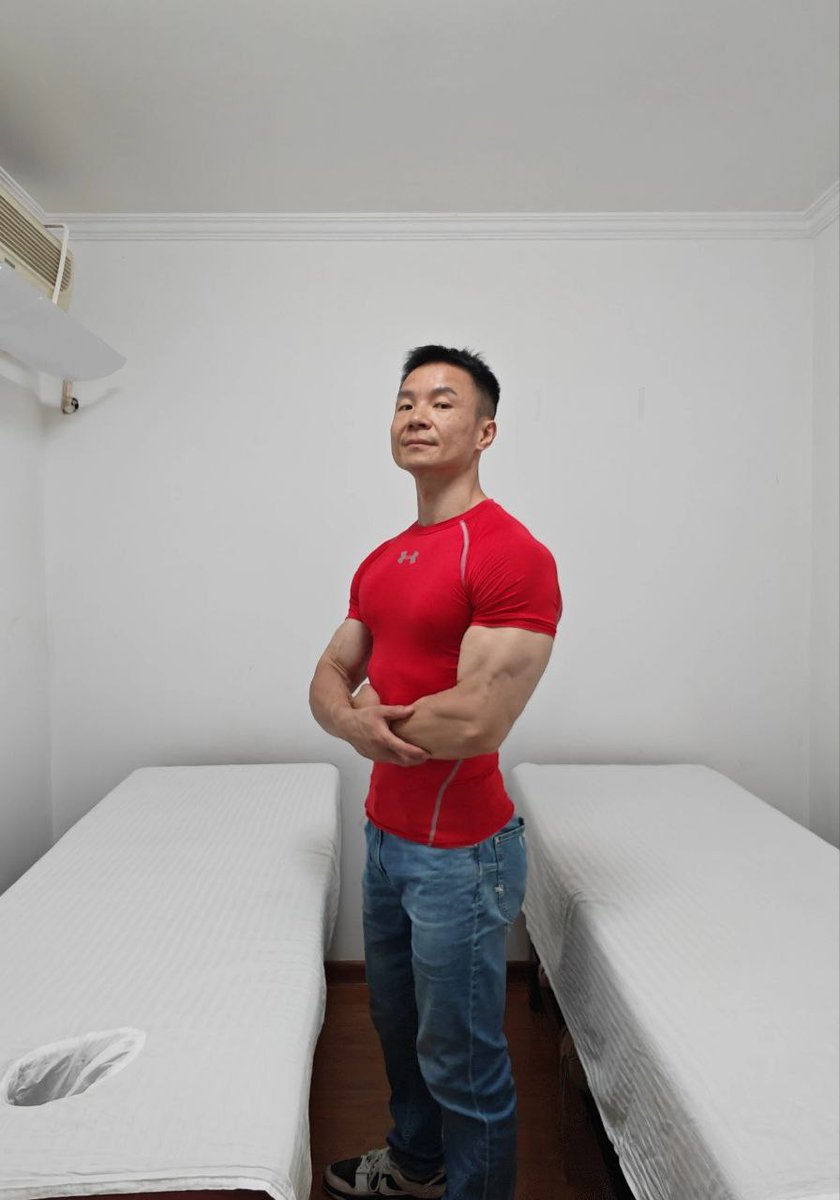 爱撸铁的推拿师 tweet media