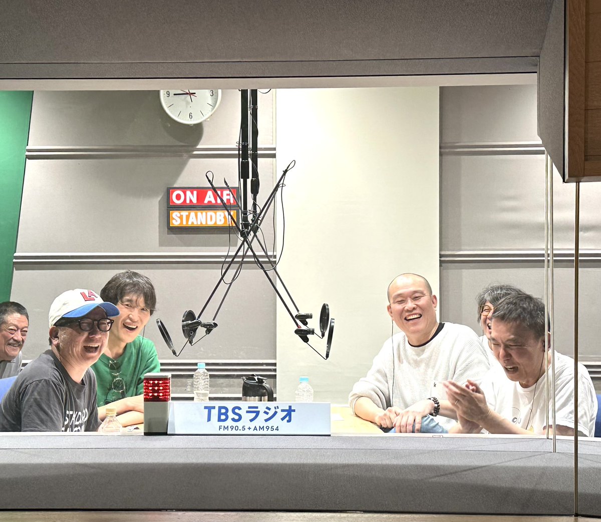 JUNK_TBSR's tweet image. TBSラジオ このあと深夜１時〜は、
火曜JUNK「爆笑問題カーボーイ」

オープニングトークは、タイタンライブ恒例の反省会！

ゲストは、２８年ぶりの出演！千原兄弟！
#bakusho #radiko

radiko.jp/share/?t=20260…